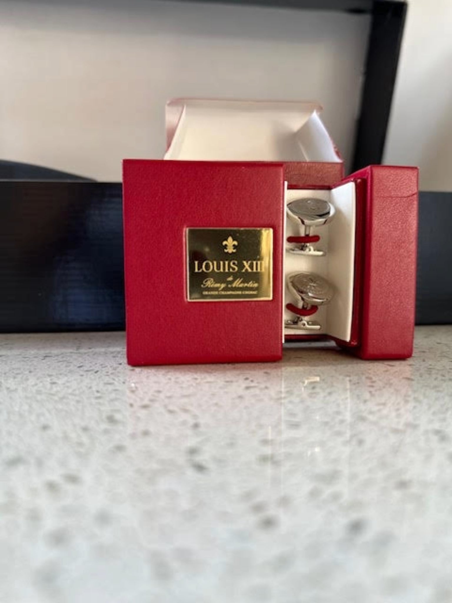 Rare Rémy Martin Louis VIII Cufflinks – Luxury Cognac Collectors’ Gift