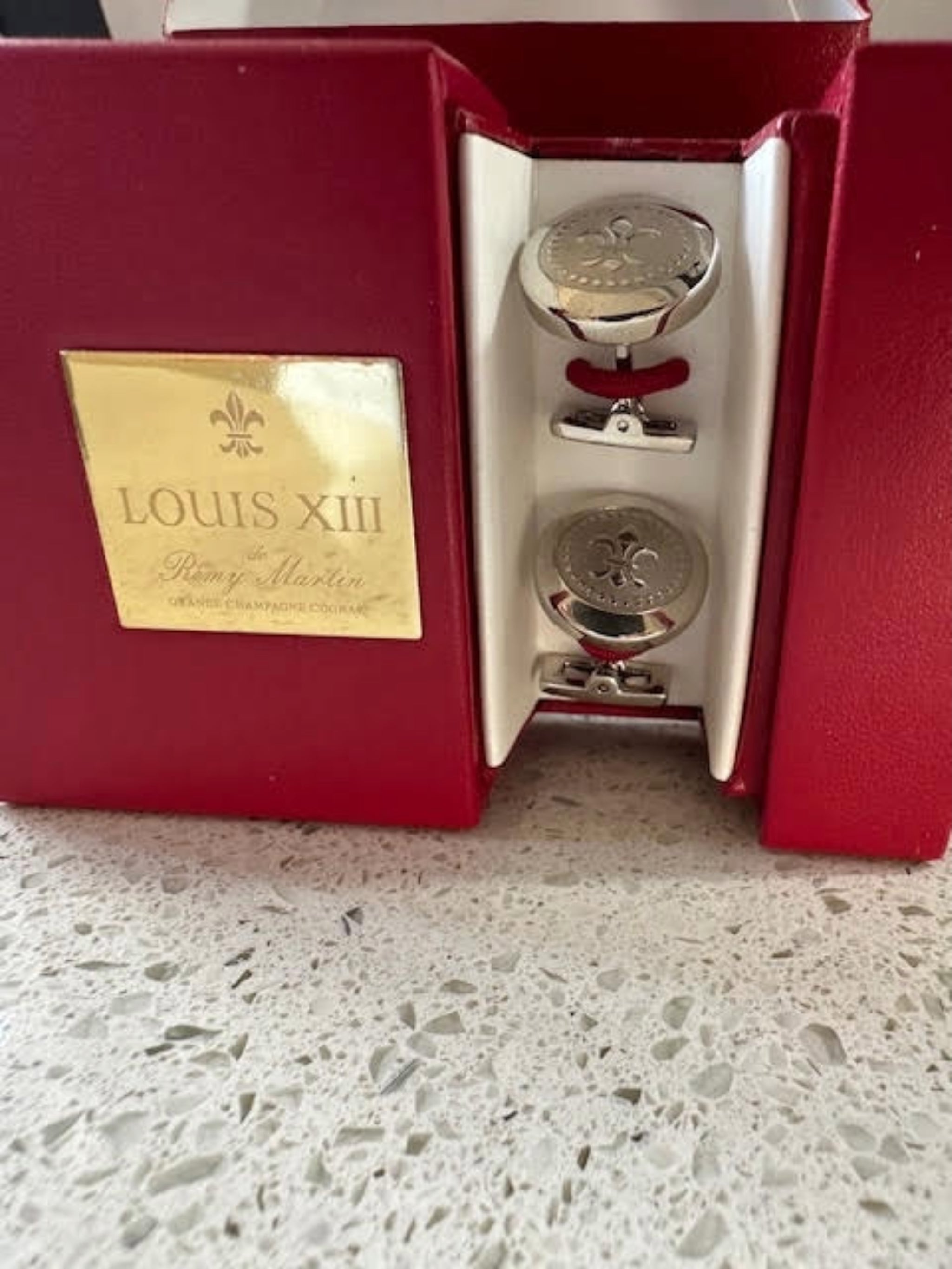 Rare Rémy Martin Louis VIII Cufflinks – Luxury Cognac Collectors’ Gift